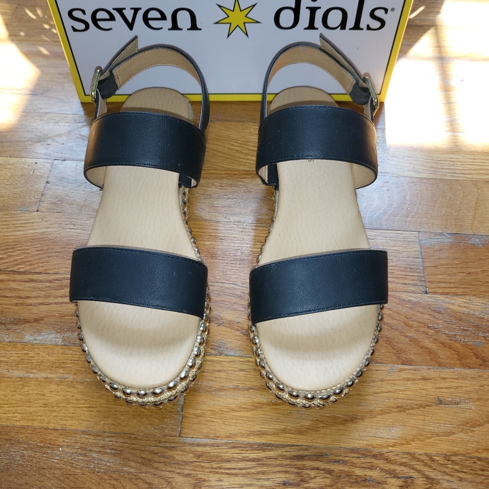 Black platform sandals
